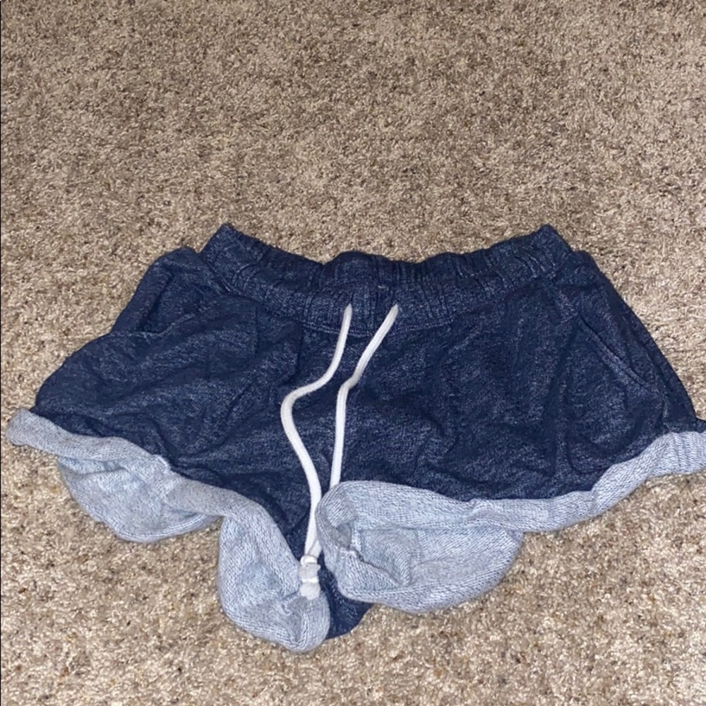 Cute navy drawstring shorts.
